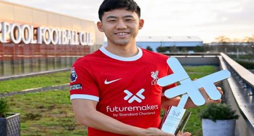 الساموراي يتفوق على صلاح.. ليفربول يعلن فوز إندو بجائزة الشهر 